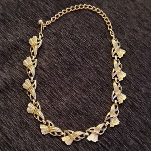 Vintage CORO Gold Tone Colar Choker Necklace
